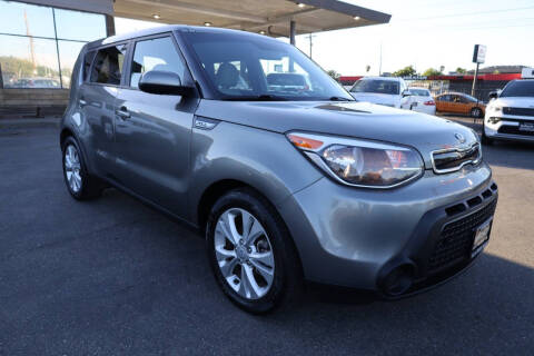 2015 Kia Soul +