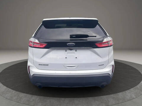 2020 Ford Edge SE