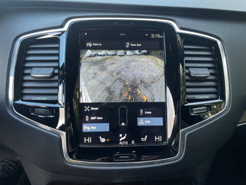 2016 Volvo XC90 T6 Momentum