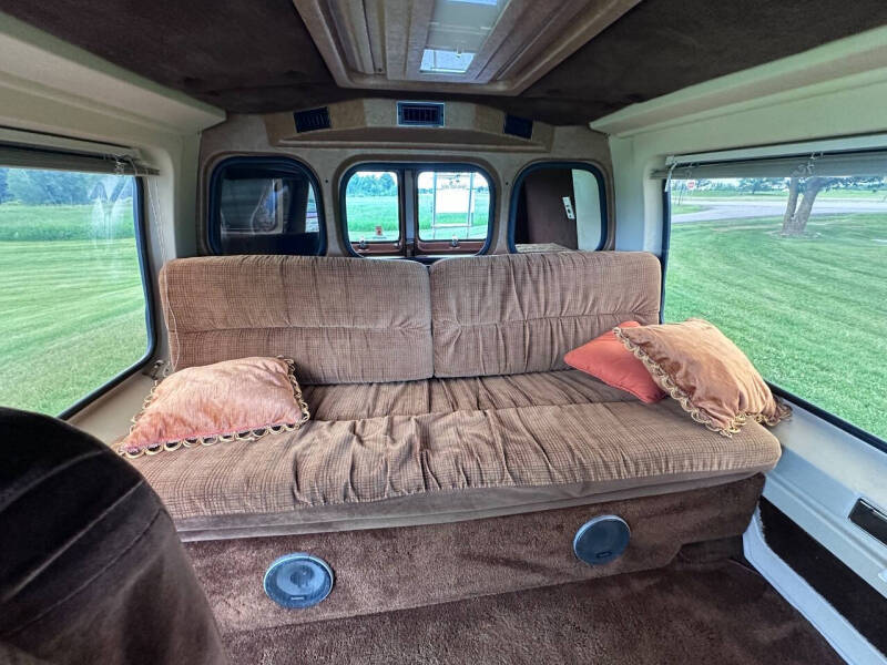 1984 Dodge Ram Van