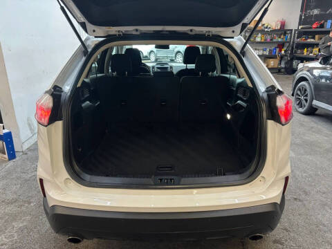 2020 Ford Edge SE