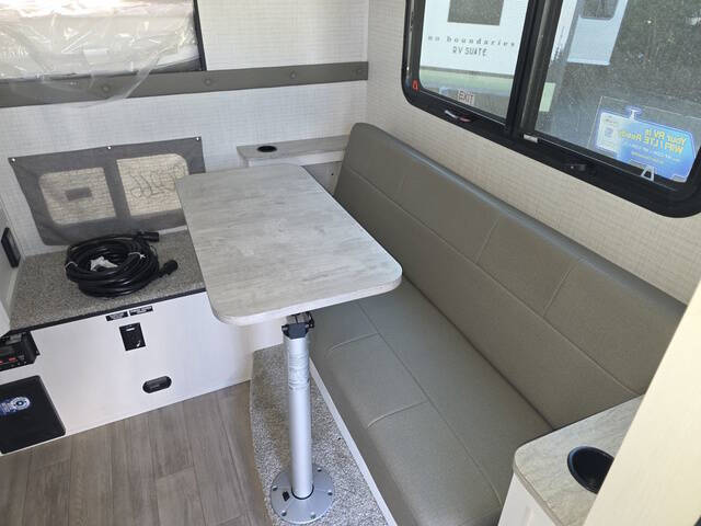 2026 Palomino BACKPACK HS8801