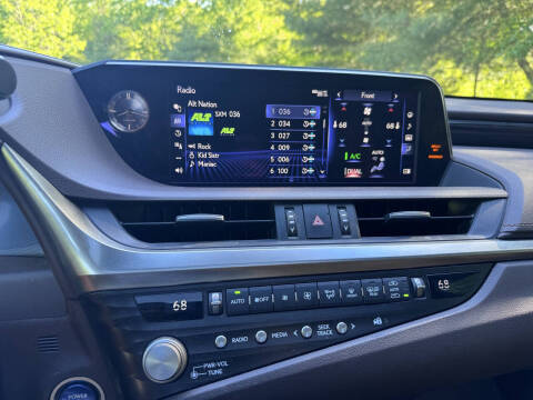 2021 Lexus ES 300h