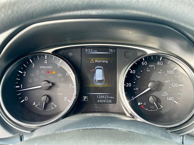 2016 Nissan Rogue SV