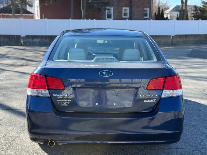 2010 Subaru Legacy 2.5i Premium