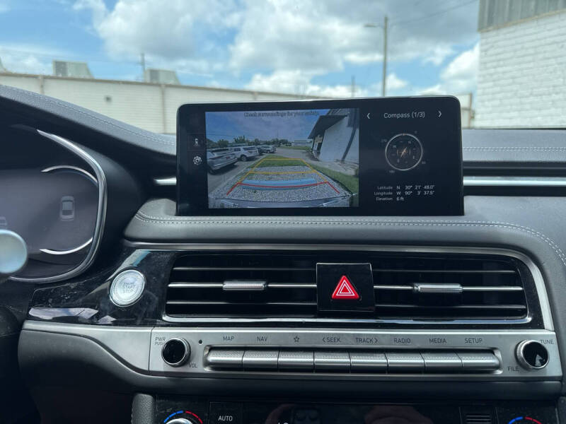 2025 Genesis G70 2.5T Standard