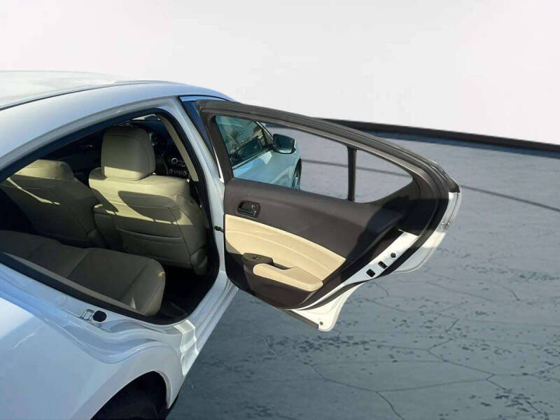 2016 Acura ILX w/Premium