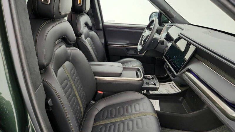 2023 Rivian R1S Adventure