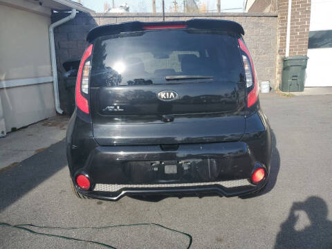 2016 Kia Soul +