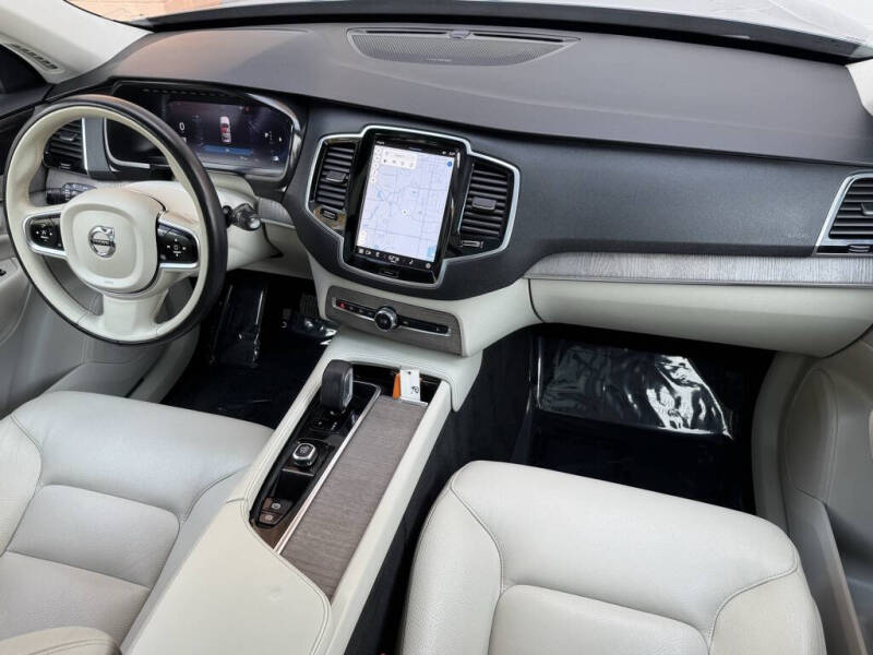 2023 Volvo XC90 B5 Plus Bright Theme