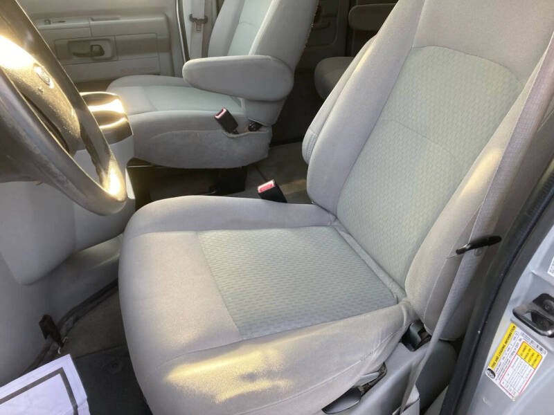 2013 Ford E-Series E-350 SD XLT