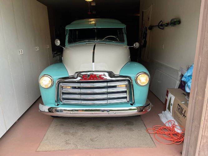 1953 GMC Suburban