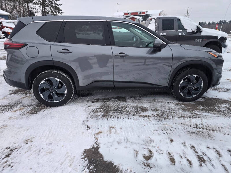 2024 Nissan Rogue SV's photo