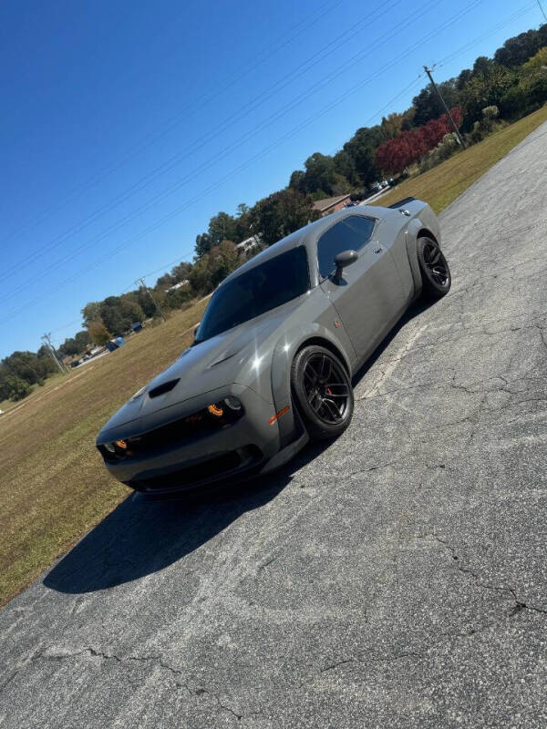 2019 Dodge Challenger R/T's photo