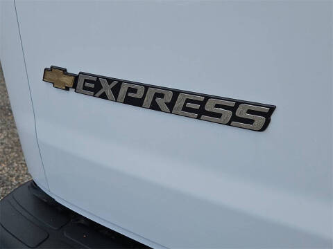 2025 Chevrolet Express 2500