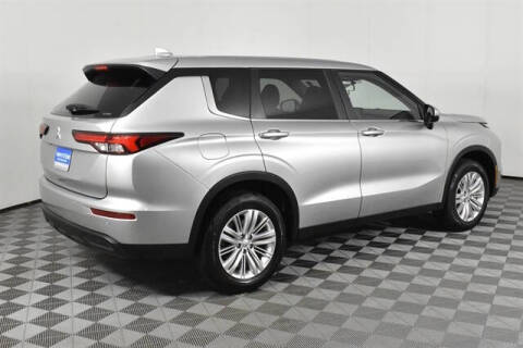 2024 Mitsubishi Outlander ES