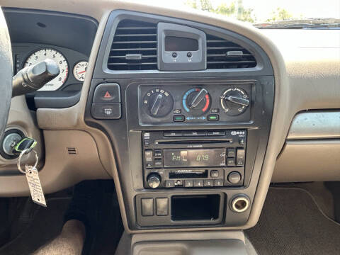 2003 Nissan Pathfinder SE