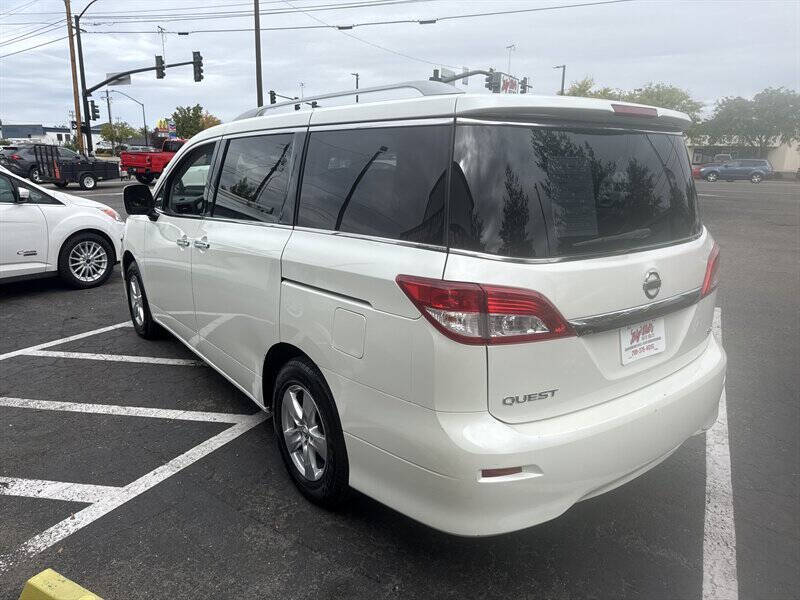 2017 Nissan Quest