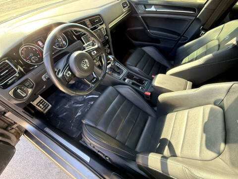 2017 Volkswagen Golf R 4Motion