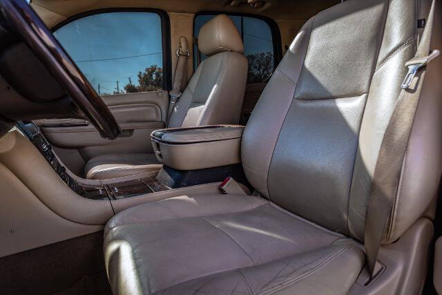2012 Cadillac Escalade Luxury