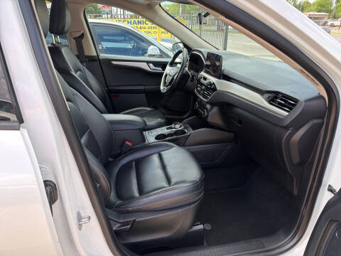 2020 Ford Escape SEL