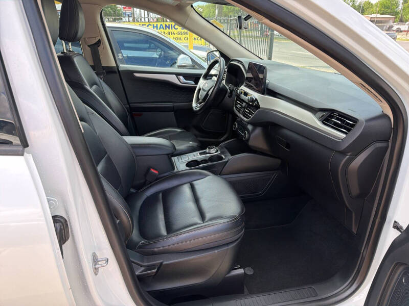 2020 Ford Escape SEL