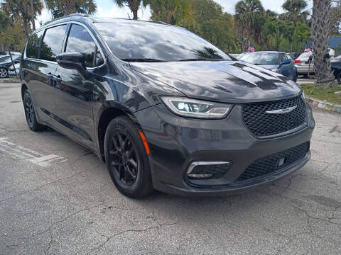 2022 Chrysler Pacifica Touring L