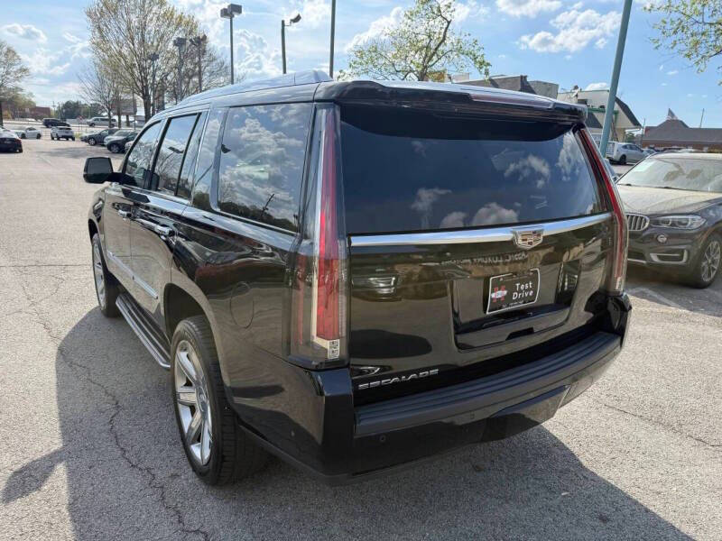 2017 Cadillac Escalade Luxury