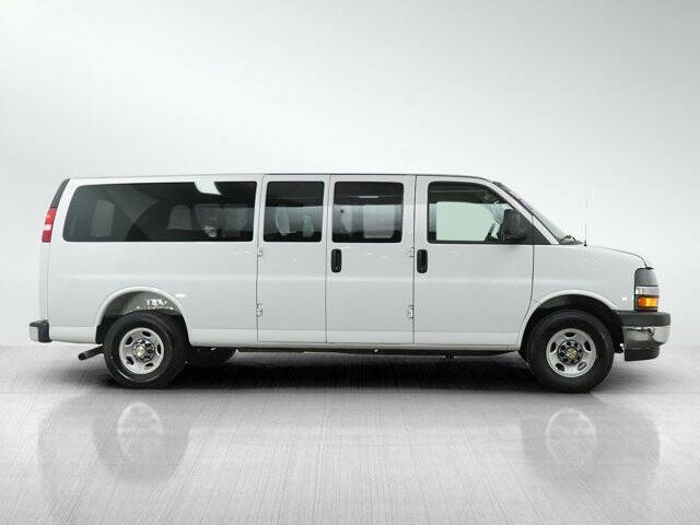 2025 Chevrolet Express LT 3500