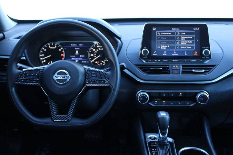 2021 Nissan Altima 2.5 SV