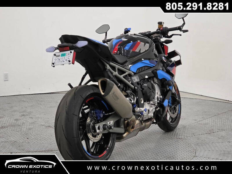 2025 BMW M 1000 R