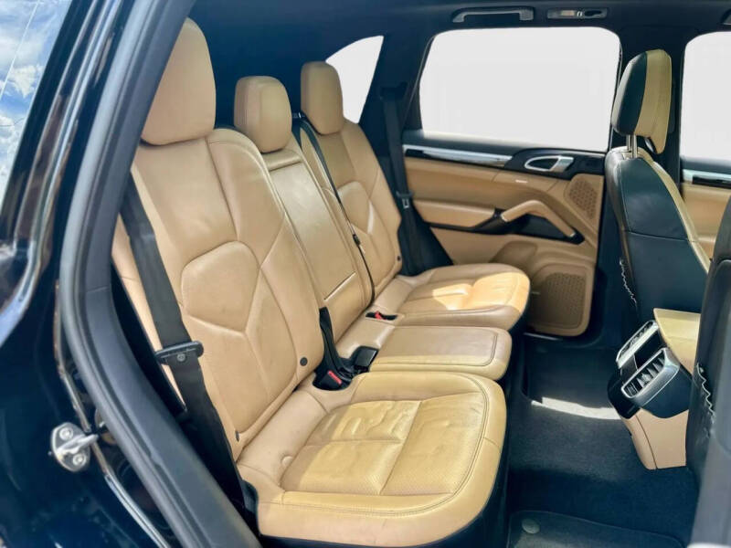 2016 Porsche Cayenne S E-Hybrid