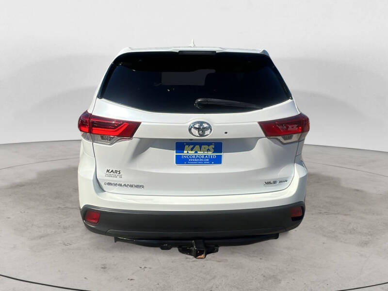 2017 Toyota Highlander SE