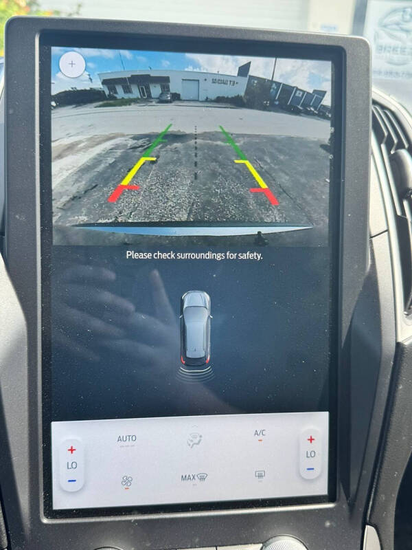 2022 Ford Edge SE