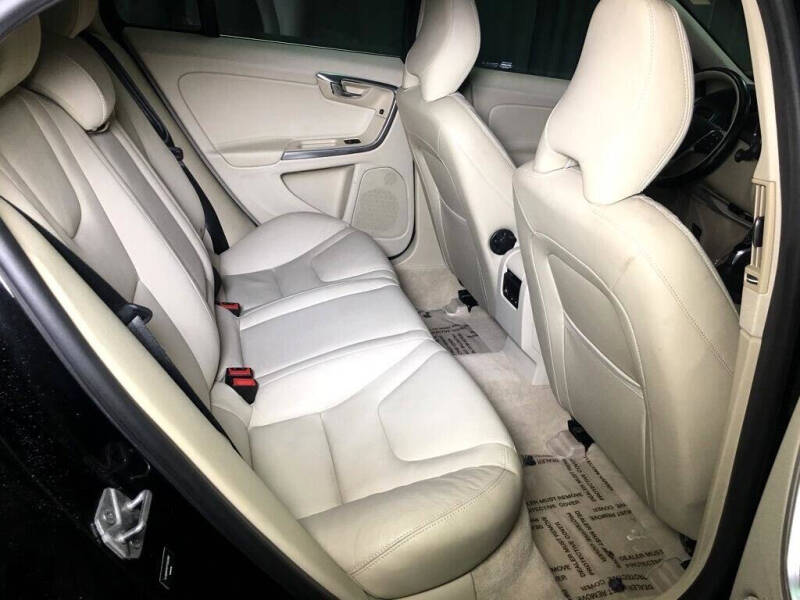 2015 Volvo S60 T5 Drive-E Platinum