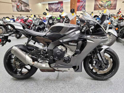 2016 Yamaha YZF-R1