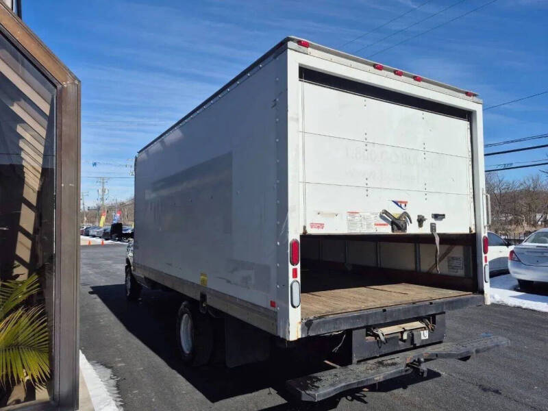 2014 Ford E-Series E-350 SD