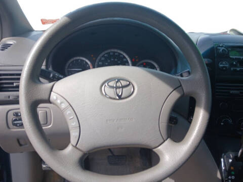 2005 Toyota Sienna LE 7 Passenger