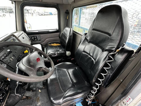 2010 Peterbilt 340