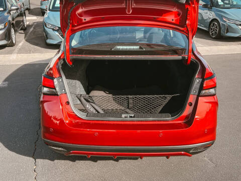 2025 Nissan Versa SR