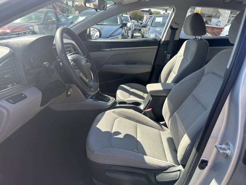 2018 Hyundai Elantra SE