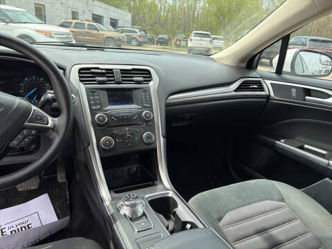 2017 Ford Fusion SE
