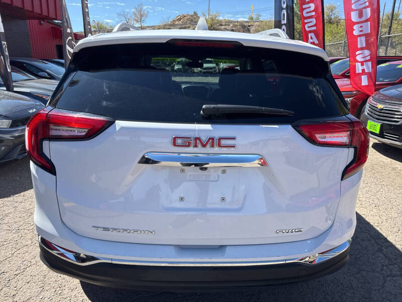2024 GMC Terrain SLT