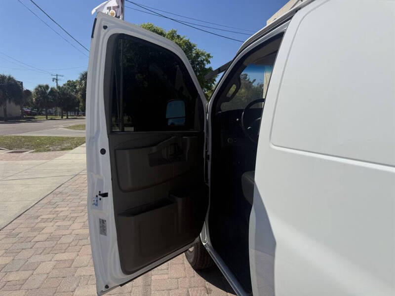 2023 GMC Savana 2500
