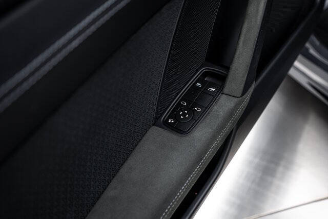 2025 Porsche 911 Carrera 4 GTS