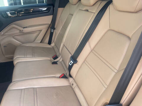 2019 Porsche Cayenne E-Hybrid