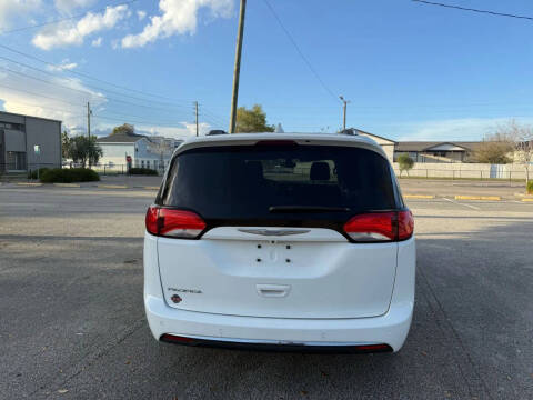 2018 Chrysler Pacifica Touring L