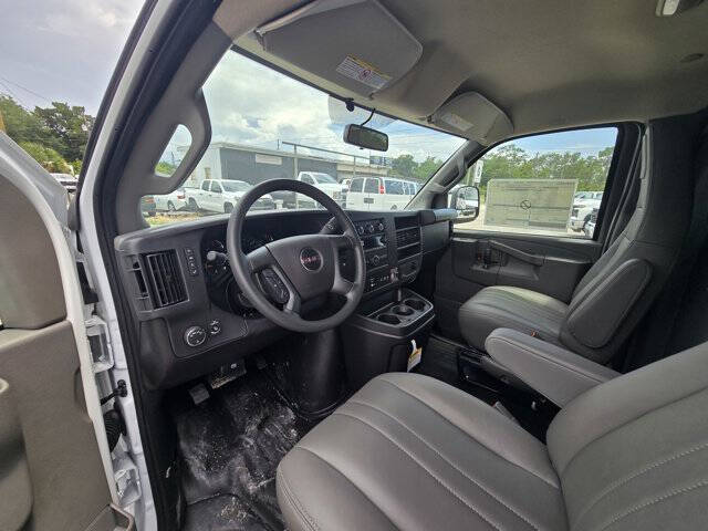 2025 GMC Savana 2500