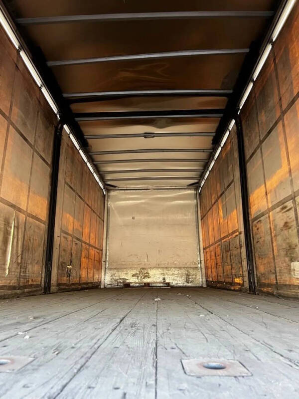 2018 Freightliner M2 106