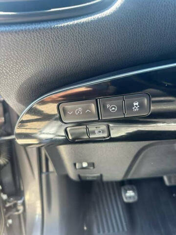 2019 Toyota Prius LE AWD-e